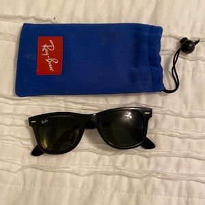 Wayfarer Ray-Ban sunglasses